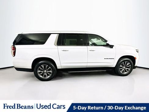 Used 2022 Chevrolet Suburban LT w/ LT Signature Plus Package image 9