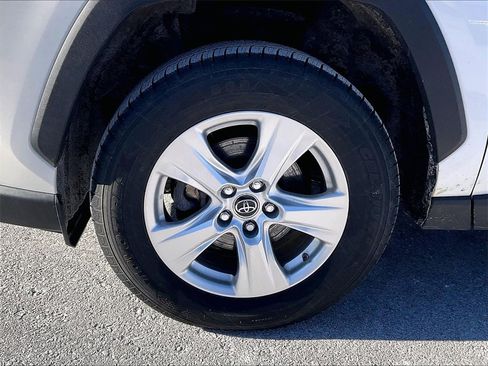 Used 2019 Toyota RAV4 XLE w/ Convenience Package image 7