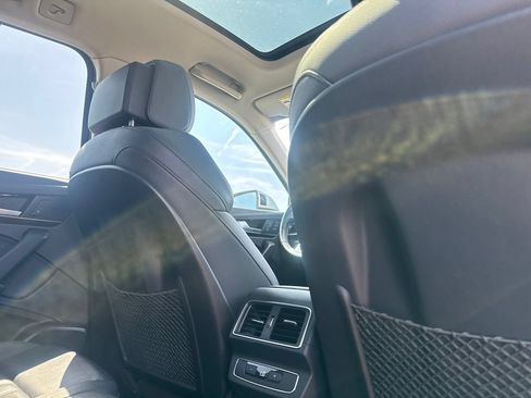 Used 2019 Audi Q5 2.0T Premium Plus w/ Premium Plus Package AWD/4WD image 29