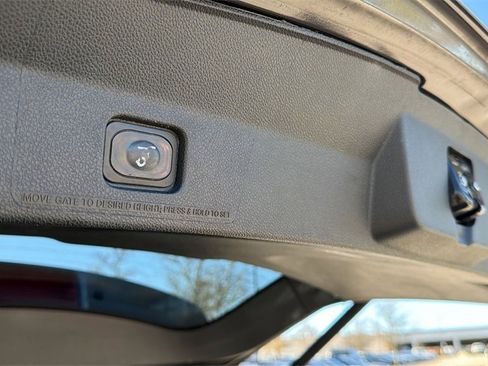 Used 2018 Ford Explorer Limited image 42