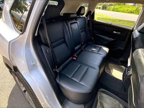 Used 2023 Nissan Rogue SV w/ SV Premium Package FWD image 29