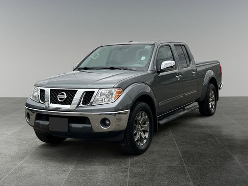 Used 2017 Nissan Frontier SL image 3