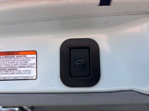 Used 2020 Toyota Sienna XLE w/ XLE Navigation Package FWD image 30