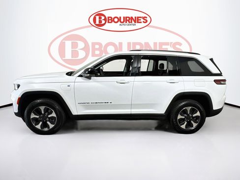 Used 2023 Jeep Grand Cherokee 4WD 4xe w/ Luxury Tech Group II image 9