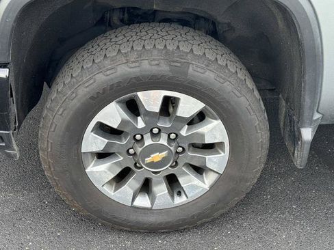 Used 2024 Chevrolet Silverado 2500 Custom w/ Custom Value Package AWD/4WD image 40