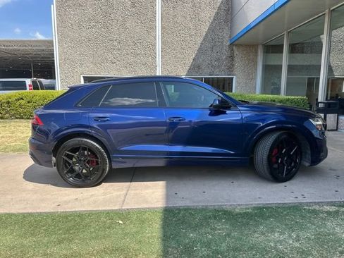 Used 2019 Audi Q8 Prestige w/ Luxury Package AWD/4WD image 6