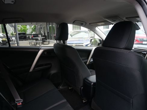 Used 2018 Toyota RAV4 LE w/ All Weather Liner Package AWD/4WD image 22
