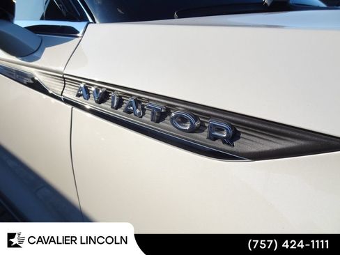 Used 2022 Lincoln Aviator Reserve w/ Equipment Group 201A RWD image 16