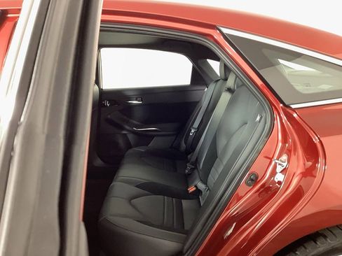Used 2021 Toyota Avalon Touring image 15