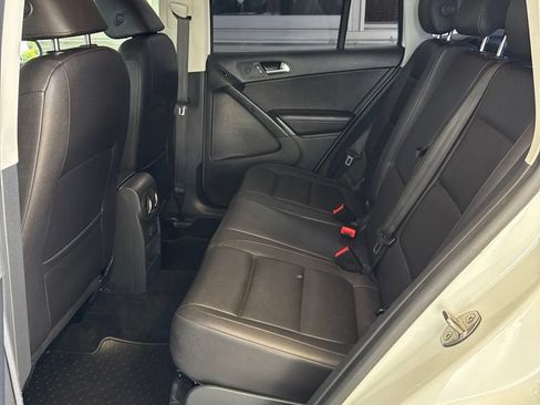 Used 2016 Volkswagen Tiguan S FWD image 9