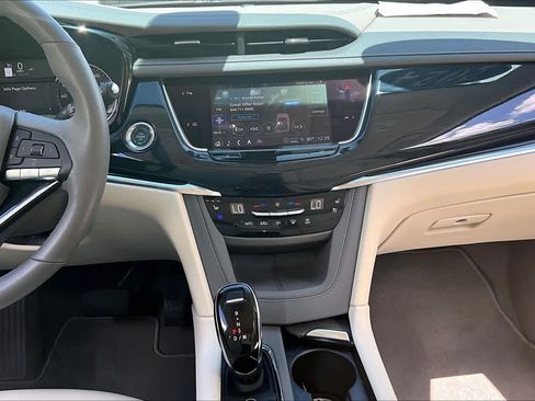 Used 2024 Cadillac XT6 Premium Luxury FWD image 7