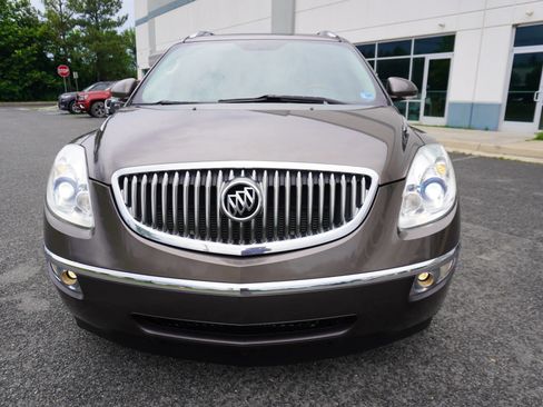 Used 2010 Buick Enclave CXL FWD image 2