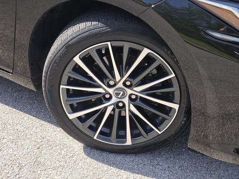 Used 2023 Lexus ES 350 w/ Accessory Package (Z1) FWD image 13
