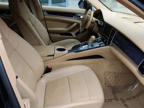 Used 2012 Porsche Panamera 4 image 17