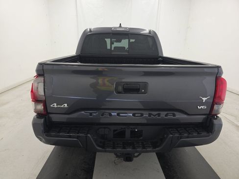 Used 2022 Toyota Tacoma SR image 4