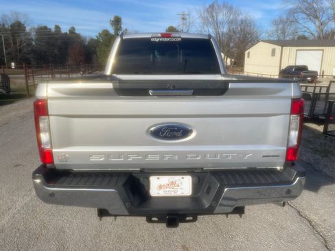 Used 2017 Ford F250 XLT w/ XLT Premium Package image 4