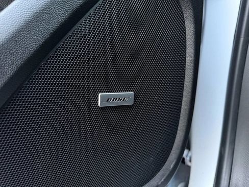 Used 2023 Chevrolet Traverse RS image 18