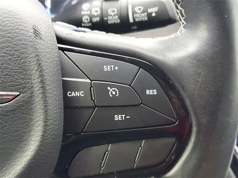 Certified 2020 Chrysler Pacifica Touring-L image 22