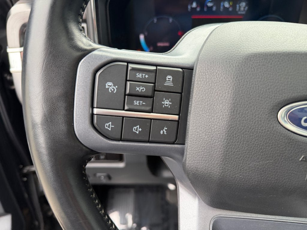 Used 2023 Ford F350 Lariat w/ Lariat Ultimate Package AWD/4WD image 15