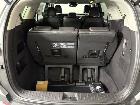 New 2026 Kia Carnival EX FWD image 41