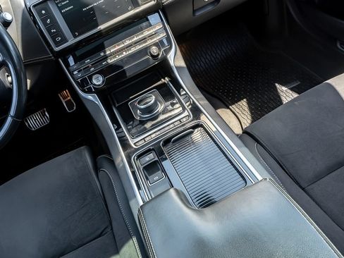 Used 2018 Jaguar XE S RWD image 16