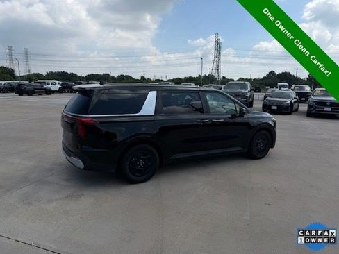 Used 2026 Kia Carnival FWD image 3