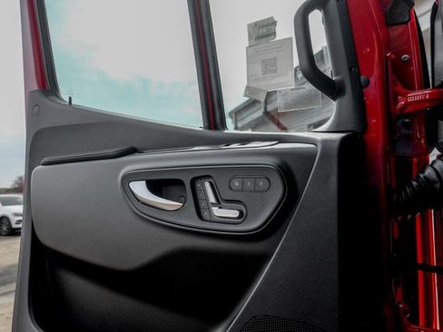 Used 2025 Mercedes-Benz Sprinter 2500 image 15