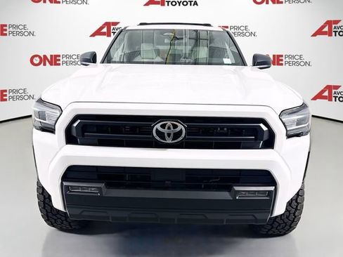 New 2026 Toyota 4Runner SR5 AWD/4WD image 2