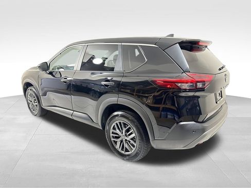 Used 2023 Nissan Rogue S FWD image 6