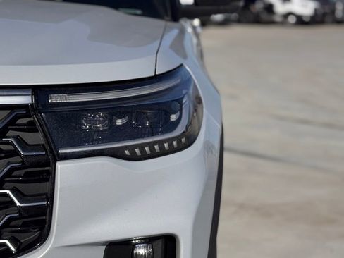 New 2026 Ford Explorer Platinum image 8