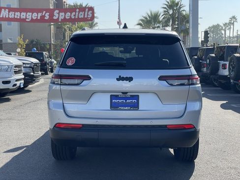 New 2025 Jeep Grand Cherokee L Altitude image 5