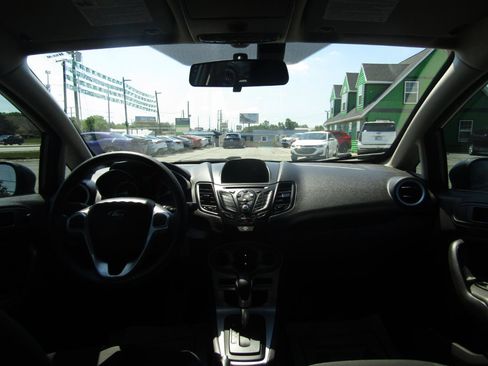 Used 2019 Ford Fiesta SE FWD image 13