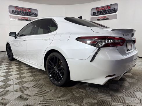 Used 2021 Toyota Camry XSE image 5