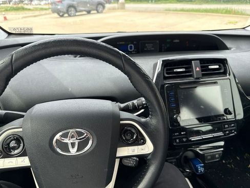 Used 2016 Toyota Prius Three w/ Advanced Technology Package FWD image 19
