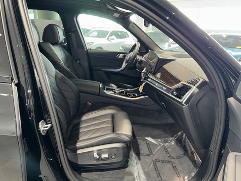 New 2026 BMW X5 xDrive50e image 9