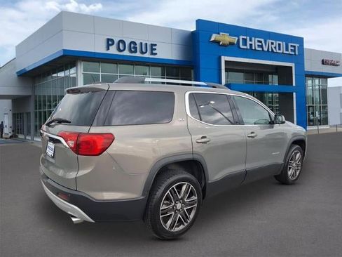 Used 2019 GMC Acadia SLT FWD image 2