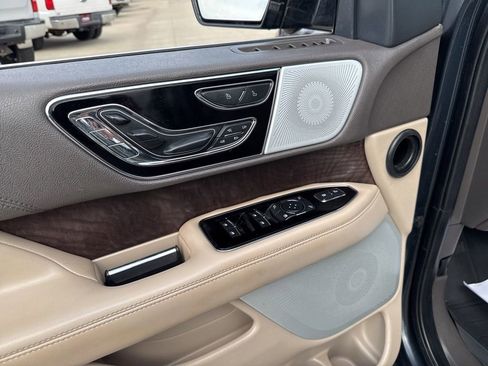 Used 2022 Lincoln Navigator L Reserve image 31