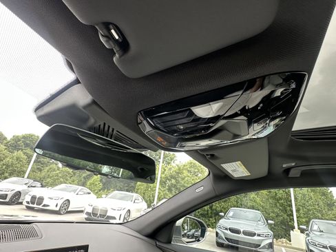 Used 2026 BMW i5 eDrive40 image 24