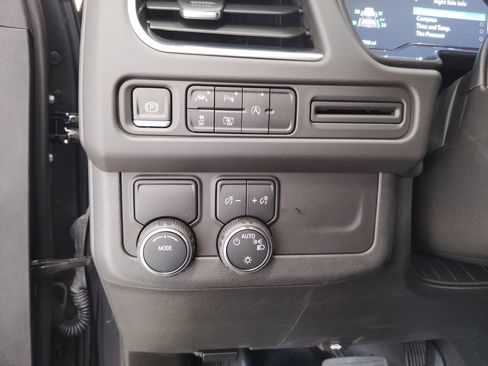 Used 2024 Chevrolet Tahoe LT w/ Luxury Package image 19