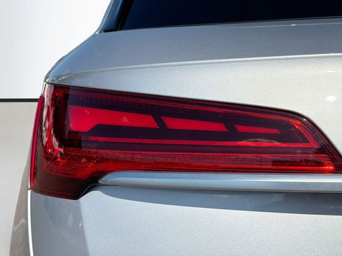 Used 2021 Audi Q5 2.0T Premium w/ Convenience Package image 10