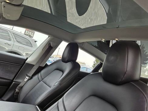 Used 2018 Tesla Model 3 Mid Range image 14