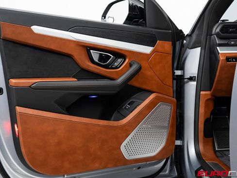 Used 2019 Lamborghini Urus image 23