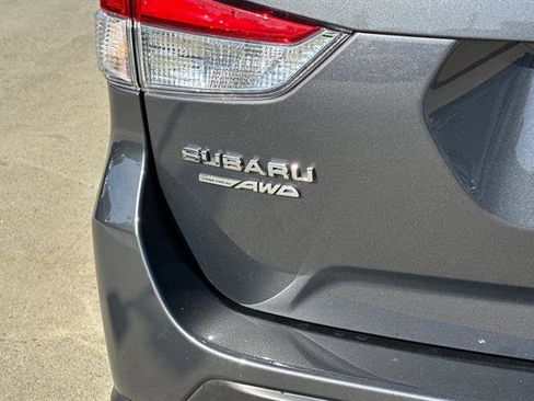 Used 2023 Subaru Forester Premium image 31