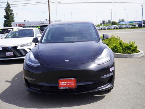 Used 2019 Tesla Model 3 Mid Range image 4