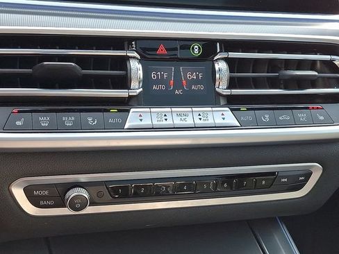 Used 2022 BMW X5 xDrive40i w/ Premium Package AWD/4WD image 16