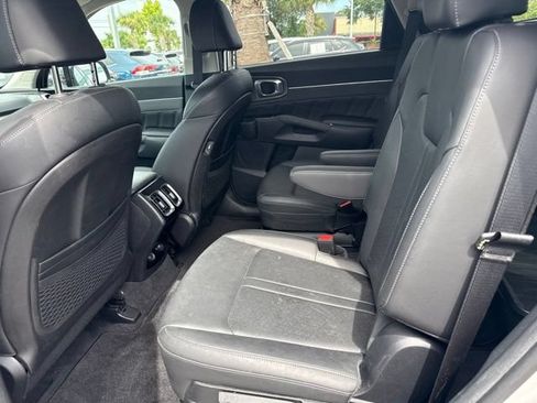 Used 2023 Kia Sorento SX FWD image 5