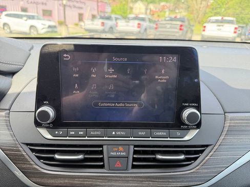 Used 2022 Nissan Altima 2.5 SL FWD image 17