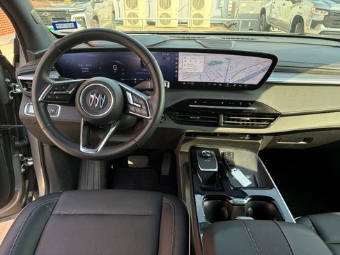 Used 2025 Buick Enclave Preferred FWD image 4