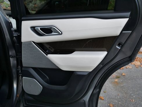 Used 2018 Land Rover Range Rover Velar R-Dynamic HSE image 18