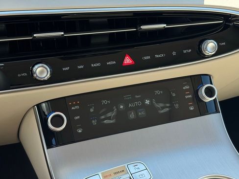 New 2026 Genesis GV70 2.5T Advanced AWD/4WD image 34